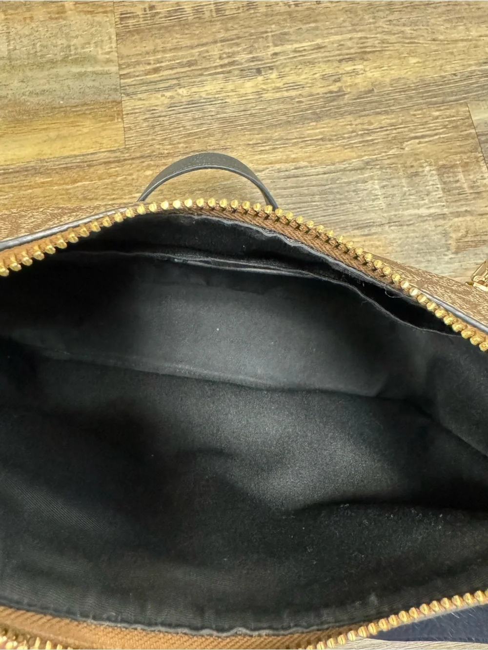 Coach Brown Signature Coated Pebbled Canvas Shoulder Bag Black‎ Trim